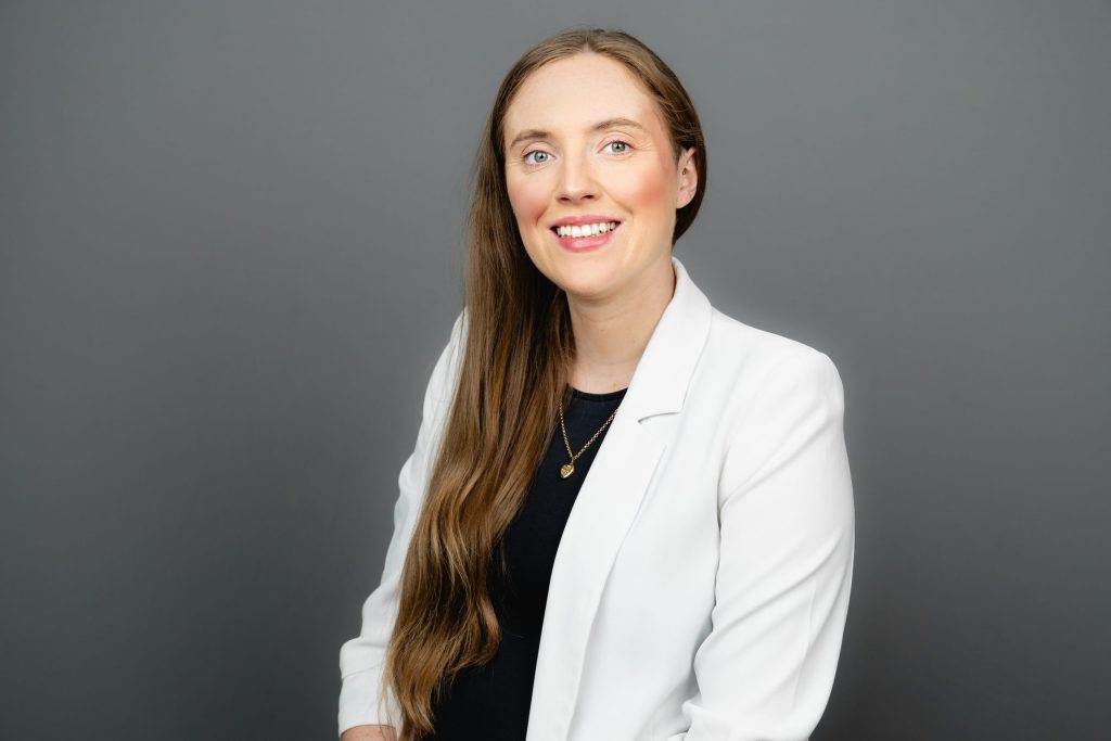 Rebecca Earl